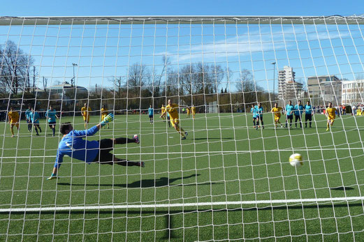 Erste Mannschaft gegen TuS 84/10 (2:0), Pelmanstraße, 08.03.2015. - Foto: mal.