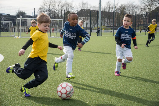 TuS Bambini 2 bei FC Saloniki-EFV 2 (4:2), Hövelstraße, 07.03.2015. - Foto: r.f.