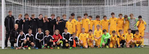 "Noch-D1"/"Nun-C1"-Jugend beim Freundschaftsspiel beim VfL Mark in Hamm. - Fotos: pad.