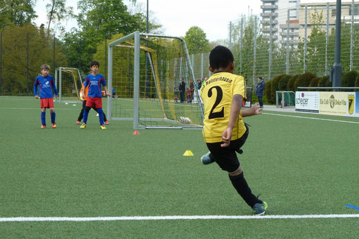 TuS F3-Jugend im Spiel gegen die F2 des Heisinger SV. - Fotos: mal.