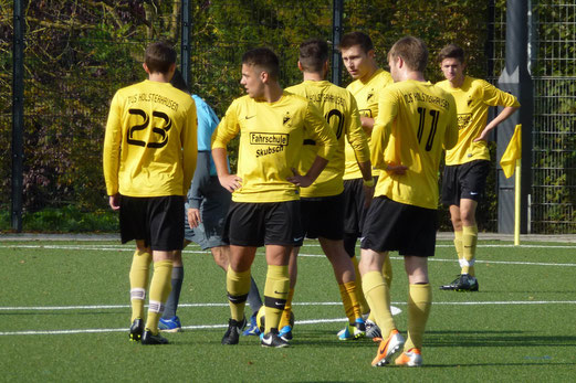 TuS 2. Mannschaft gegen SC Türkiyemspor 2, Pelmanstraße, 12.10.2014. - Fotos: mal.