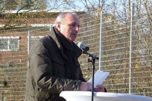 Der zweite Redner: Vereinsvorsitzender Udo Weinert (Foto: mal).