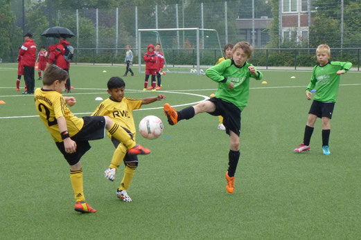 TuS F1-Jugend im Spiel gegen DJK Eintracht Borbeck (0:1). - (Foto: mal).