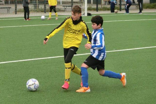 TuS D1-Jugend im Heimspiel gegen SG Altenessen. - Fotos: s.v.g.