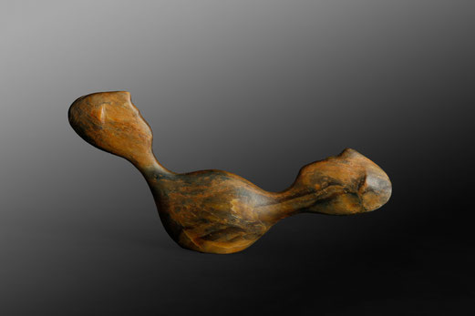 Das Liebesboot / Nach Charles Baudelaire  /Die malenden Steine / Stein / 18,5 cm / 2022 / Foto Jean Molitor
