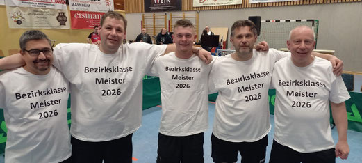 MEISTER der Bezirksklasse Gr. 2 in der Saison 25/26: Die 1. Mannschaft der SG 03 Mitlechtern. v. l. n. r.: Andreas Lautenbach, Christian Zeeb (MF), Miles Rettig, Thomas Klotz und Matthias Schork