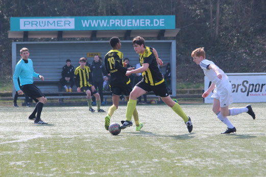 TuS A-Jugend im Spiel bei Sportfreunde Niederwenigern. - Foto: abo.