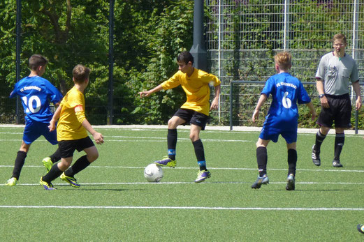 TuS D1-Jugend Premiere auf dem Großfeld. - (Foto: mal).