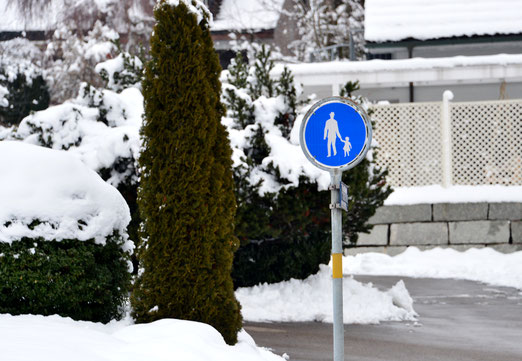 18. Januar 2019 -Der Winter ist zurück. Achtung, Schnee und Eis. Händchen halten!