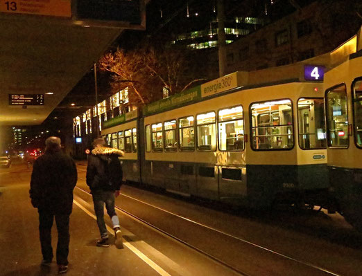 Zürich, Tram, Nacht
