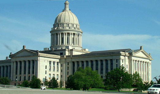 Wir ziehen weiter am Capitol Oklahoma's vorbei und verlassen die Stadt