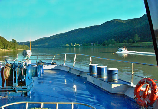 08. August 2015 - Das Deck ist blau, der Himmel ist blau, die Donau ist (fast) blau 