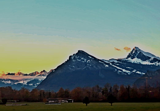  07. November 2021 - Abendstimmung am Fuss der Berge (Bündner Herrschaft)