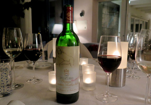 Wein, Mouton Rothschild,  gefüllte Gläser