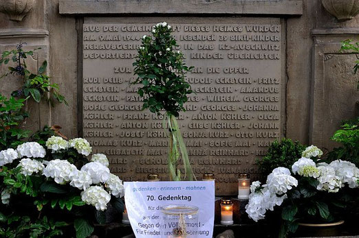 Die Gedenktafel an der St. Josefspflege am 70. Jahrestag der Deportation, Foto: Manuel Werner