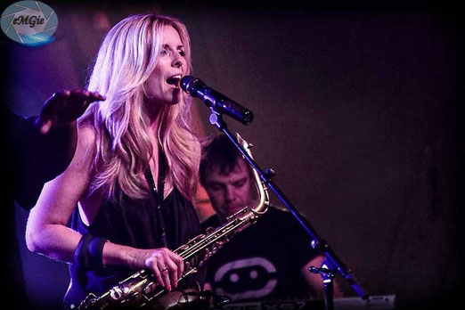 Candy Dulfer holenderska saksofonistka 2,5 milonów sprzedanych płyt. Moim zdaniem więcej show(u) jak Jazzu. No ale cóż sława to sława! Trzeba było focić