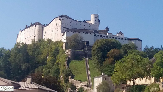 Salzburg Altstadt und Festung Hohensalzburg sind Unesco Weltkulturerbe seit 1996 und Zeugen der ab dem 8. Jhd. aufblühenden Fürstenstadt.