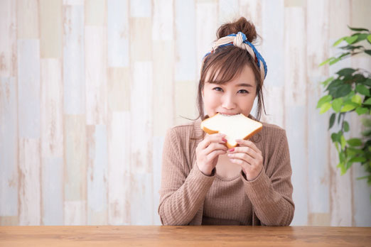 ✅ グルテンの健康被害は一部の人👉 ✅ 血糖値の乱高下や高脂質食にも注意💡 ✅ 体調に合わせて小麦製品の摂取を調整しましょう🌱 さらに詳しく知りたい方は、お気軽にトレーナーまでご連絡ください💬 それでは👋