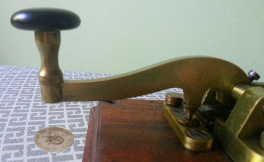 CAMINADA Camelback Key - Particular of composite knob made in brass and Ebonite wood.