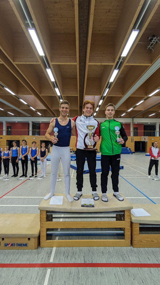 Kilian Krapp(TSV Sonthofen) sicherte sich zum dritten Mal in Folge den Allgäuer Meister-Titel vor Linus Eisenring (TG Allgäu) und Stephan Eberle (TSV Markt Wald).