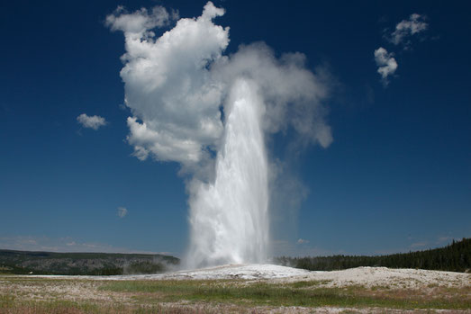 Old Faithful, Yellowstone National Park, USA