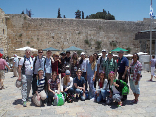 Füchse Volleyball Jugend an der Klagemauer in Jerusalem