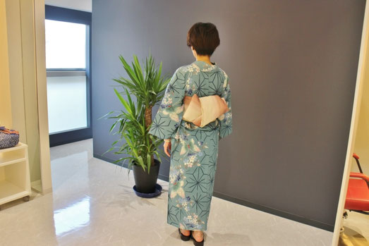 綱島の美容室キュライヘアーで浴衣の着付け