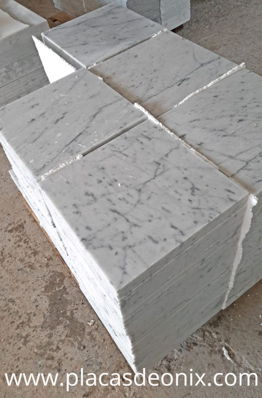 parquet-de-marmol-blanco-carrara-bloque-de-marmol-blanco-carrara-marmol-blanco-carrara-laminas-de-marmol-blanco-carrara-venta-de-marmol-blanco-carrara-marmol-arebascato-pisos-de-marmol-blanco-carrara-parquet-de-marmol-blanco-carrara