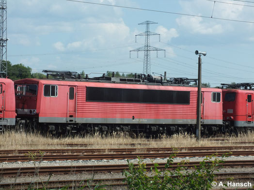 155 139-9 ist eine von vielen 155ern die am 22. Juli 2014 z-gestellt in Rostock Seehafen stehen. Genau 2 Monate später wird die Lok schließlich in Opladen zerlegt