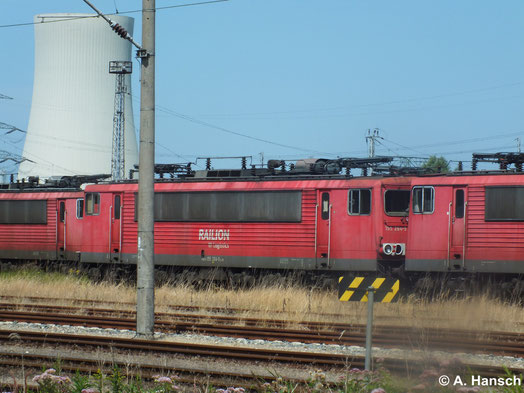 155 264-5 steht am 22. Juli 2014 in Rostock Seehafen z-gestellt