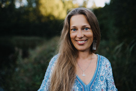 Norma Bendt - The white flame® - Speakerin, Autorin, Begleiterin für Dein Soul Embodiment
