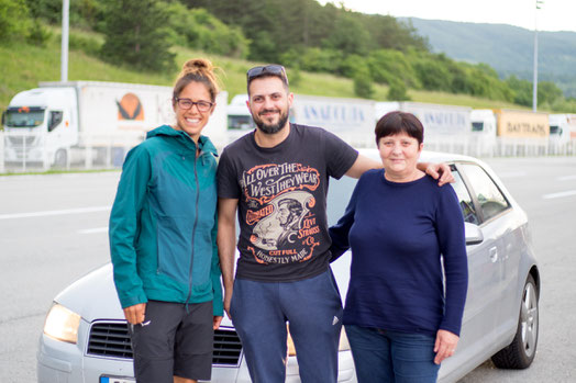 Viviane, Milan and his mum Mira near the Bulgarian border