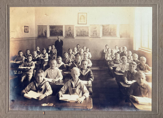Schulklasse von Reinhold Burger jr. um 1920 in der damaligen Oberrealschule