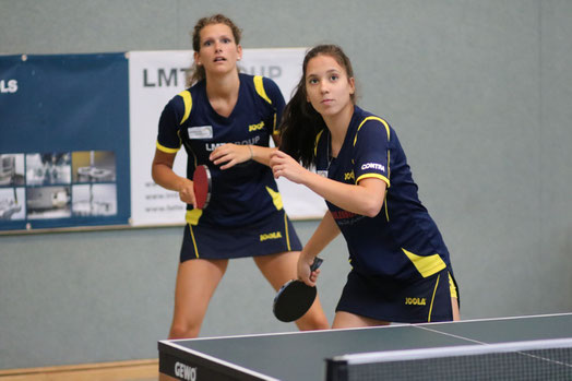 Ann-Kathrin Gericke (l.) und Karina Pankunin holten beim 6:3-Triumph des TSV Schwarzenbek über den SC Niestetal in der 3. Damen-Bundesliga Nord die Big Points im Einzel sowie gemeinsam im Doppel.