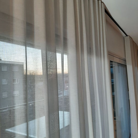 gardine-leinenoptik-angefertigt-von-lamellen-junker-gardinengeschaeft-langenselbold-kreis-offenbach