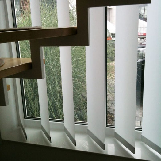 Lamellen bieten Sichtschutz im Treppenhaus in Alzenau
