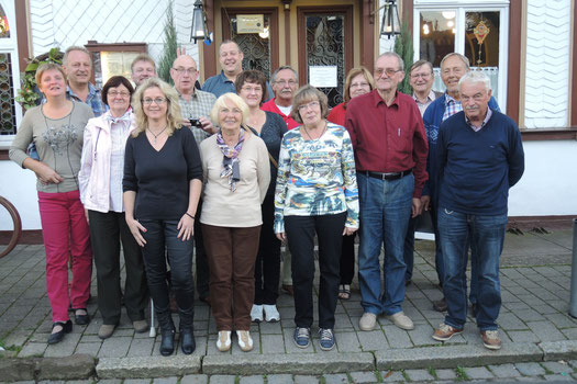 Alle Teilnehmer vor dem alten Brauhaus