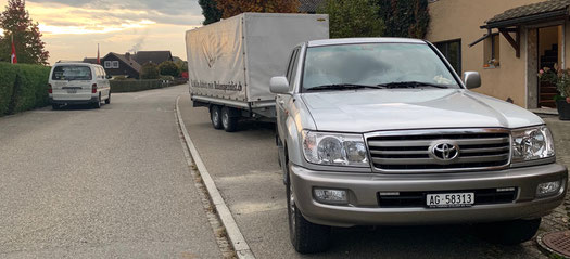 Wenn es um Tonnen geht, ist unser starkes Zugpferd, der Landcruiser gefragt!