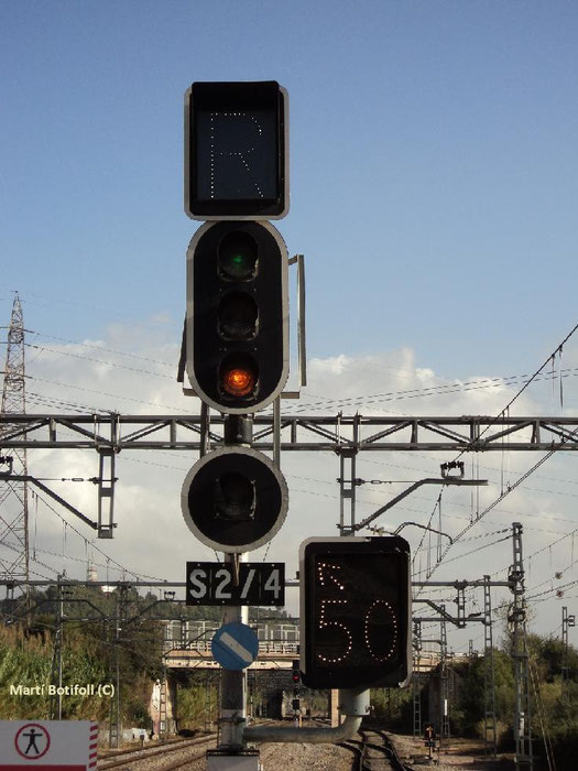 3 - Señal de Salida Castellbisbal lado Molins/Rubí/Can Tunis indicando que el itinerario está dispuesto para Rubí