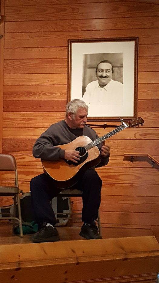 31st Jan. 2016. Gary performing on the Center. Photo taken by Anthony Zois.