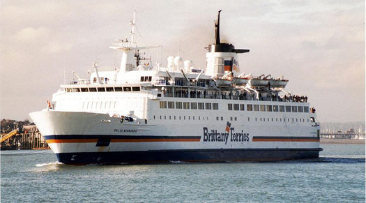 Le M/V Duc de Normandie entrant dans le port de Portsmouth.