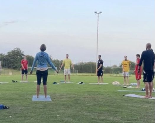 Yogaerleben-Cornelia Sitte Yoga zur Regenerierung nach intensiven Handballtraining