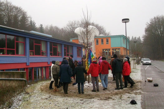 Einweihungs-Tanz im Eisregen