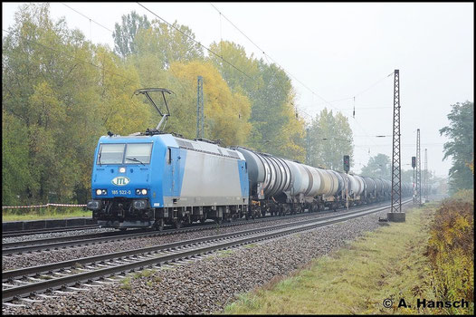185 522-0 rollt am trüben 19. Oktober 2015 durch Leipzig-Thekla