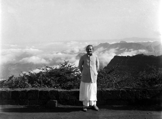 May 1954, Arthur's Seat, Mahabaleshwar, India - photo taken by Jangoo Irani