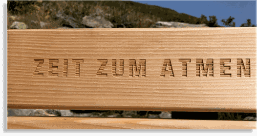1 x 1 der Yogatherapie - Modul Atmung Bild: Schiftzug Holzbank Zeit zum Atem 