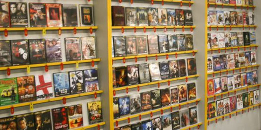 Videothekenregal VHS 90er Nummern
