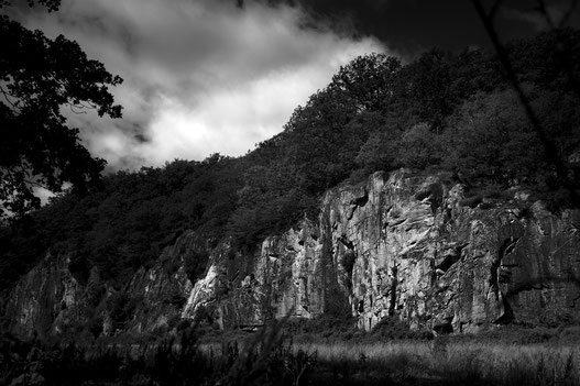 Ekkodalen Bornholm Dänemark Schwarzweiss Landschaft Natur Felswand 