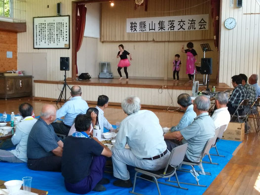 鞍懸山集落(永井)　平成29年に初開催した際の「鞍懸山集落交流会」の様子