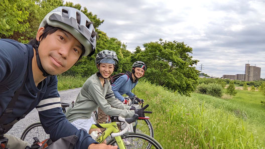 ロードバイクにグラベルタイヤを装着！！ゆるくカジュアルな服装で遊ぶ都心のグラベルライド